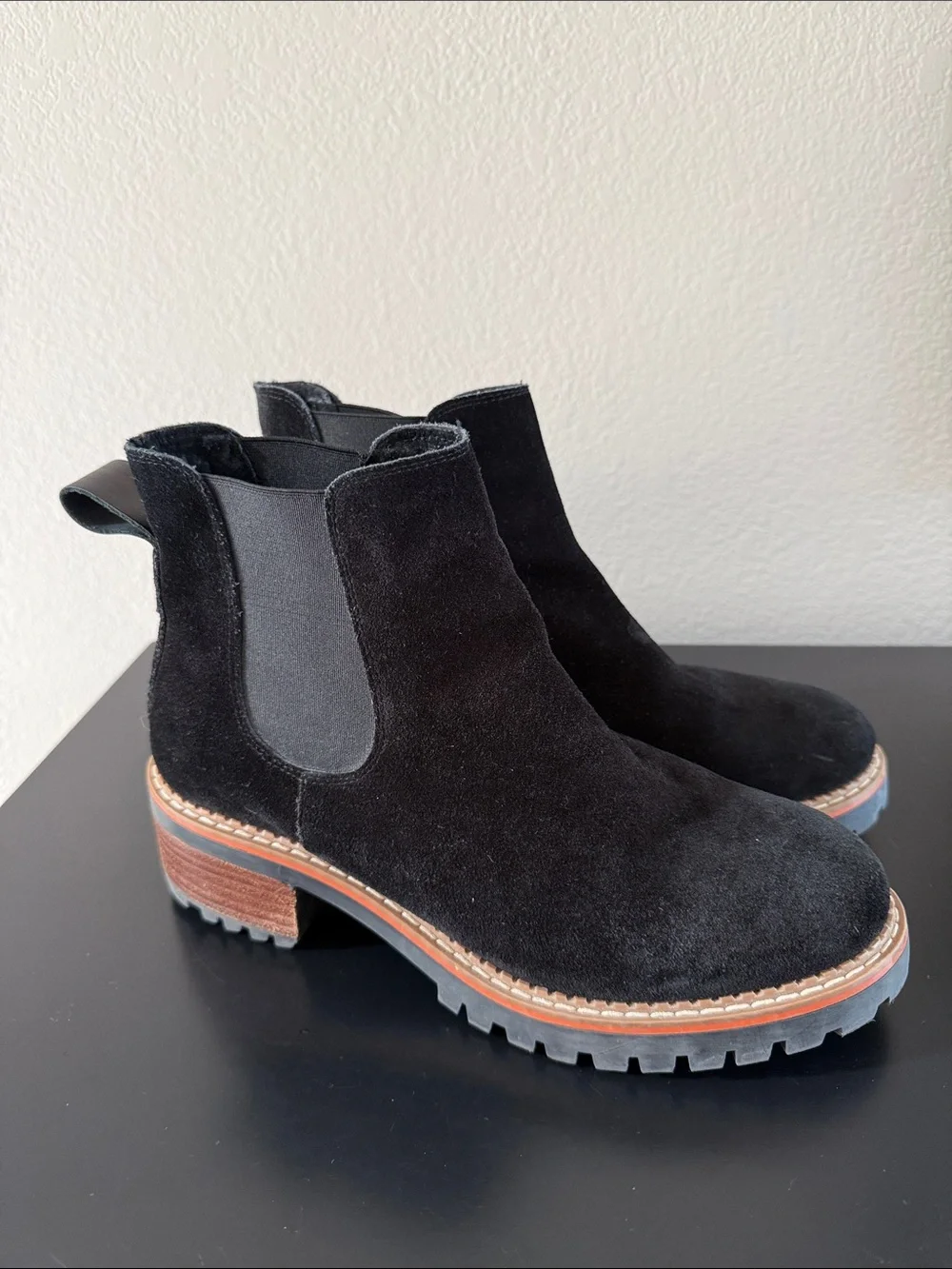 Bertuchi Black Suede Chelsea Boots - Classic Lug Sole
